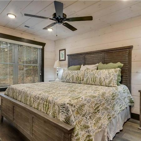 Blue Moon Ridge: Brand New Cabin! 5 Bedrooms, Pool/Hot Tub, Theatre Pigeon Forge Bagian luar foto