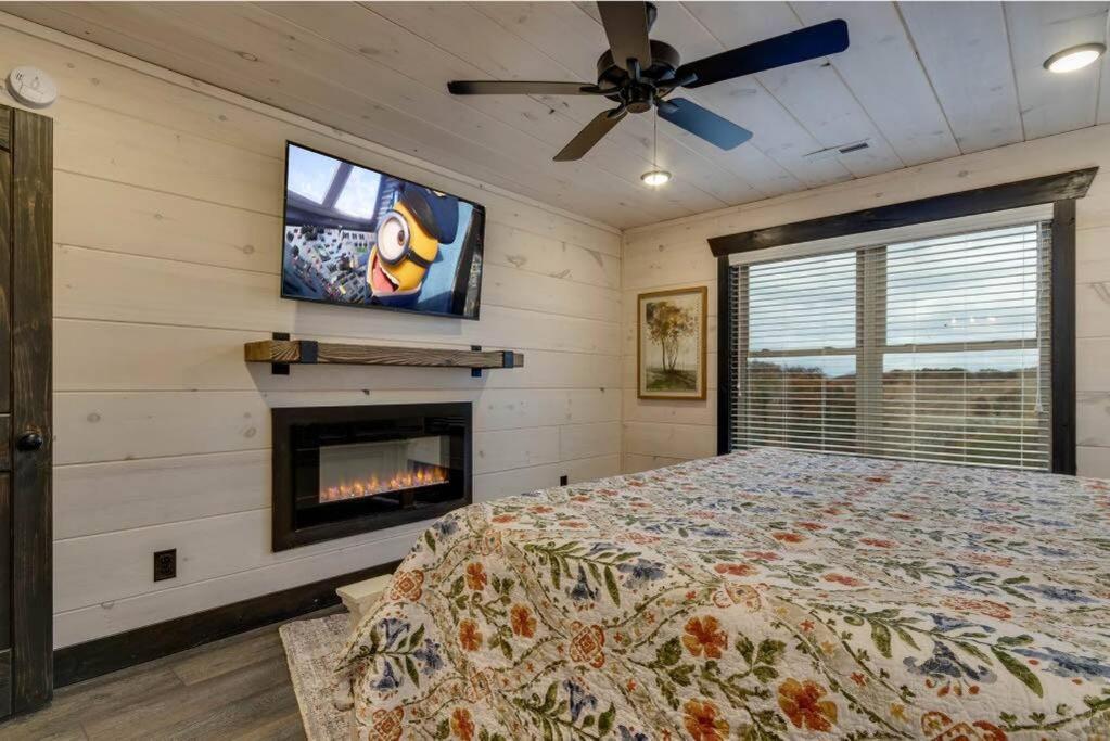 Blue Moon Ridge: Brand New Cabin! 5 Bedrooms, Pool/Hot Tub, Theatre Pigeon Forge Bagian luar foto