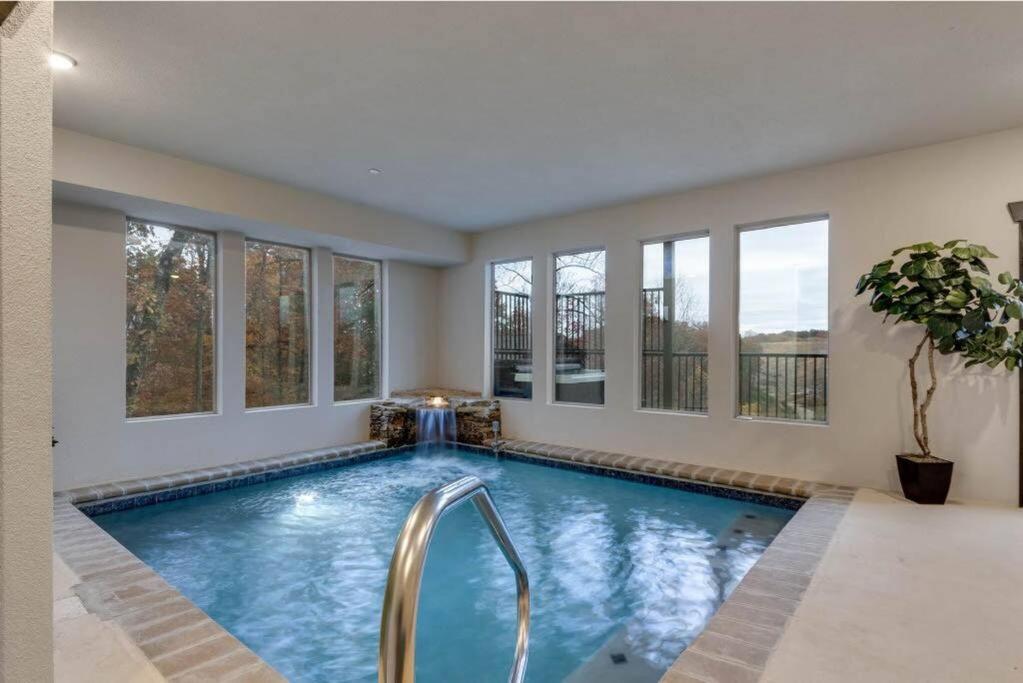 Blue Moon Ridge: Brand New Cabin! 5 Bedrooms, Pool/Hot Tub, Theatre Pigeon Forge Bagian luar foto