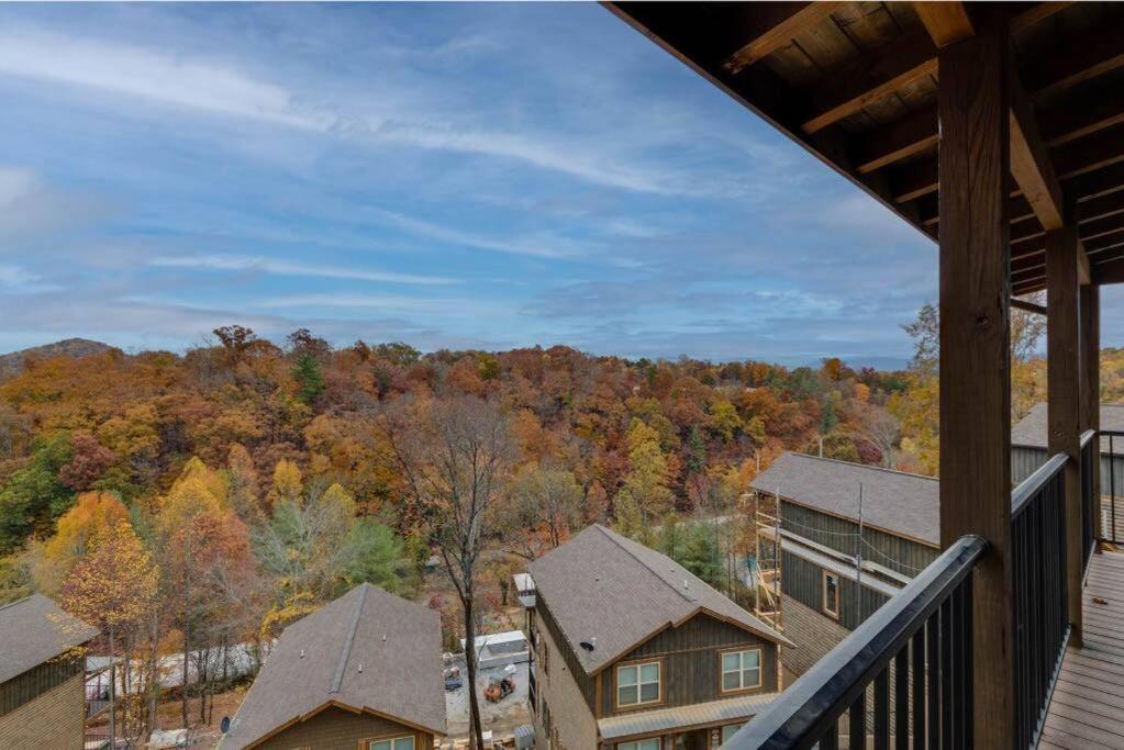 Blue Moon Ridge: Brand New Cabin! 5 Bedrooms, Pool/Hot Tub, Theatre Pigeon Forge Bagian luar foto